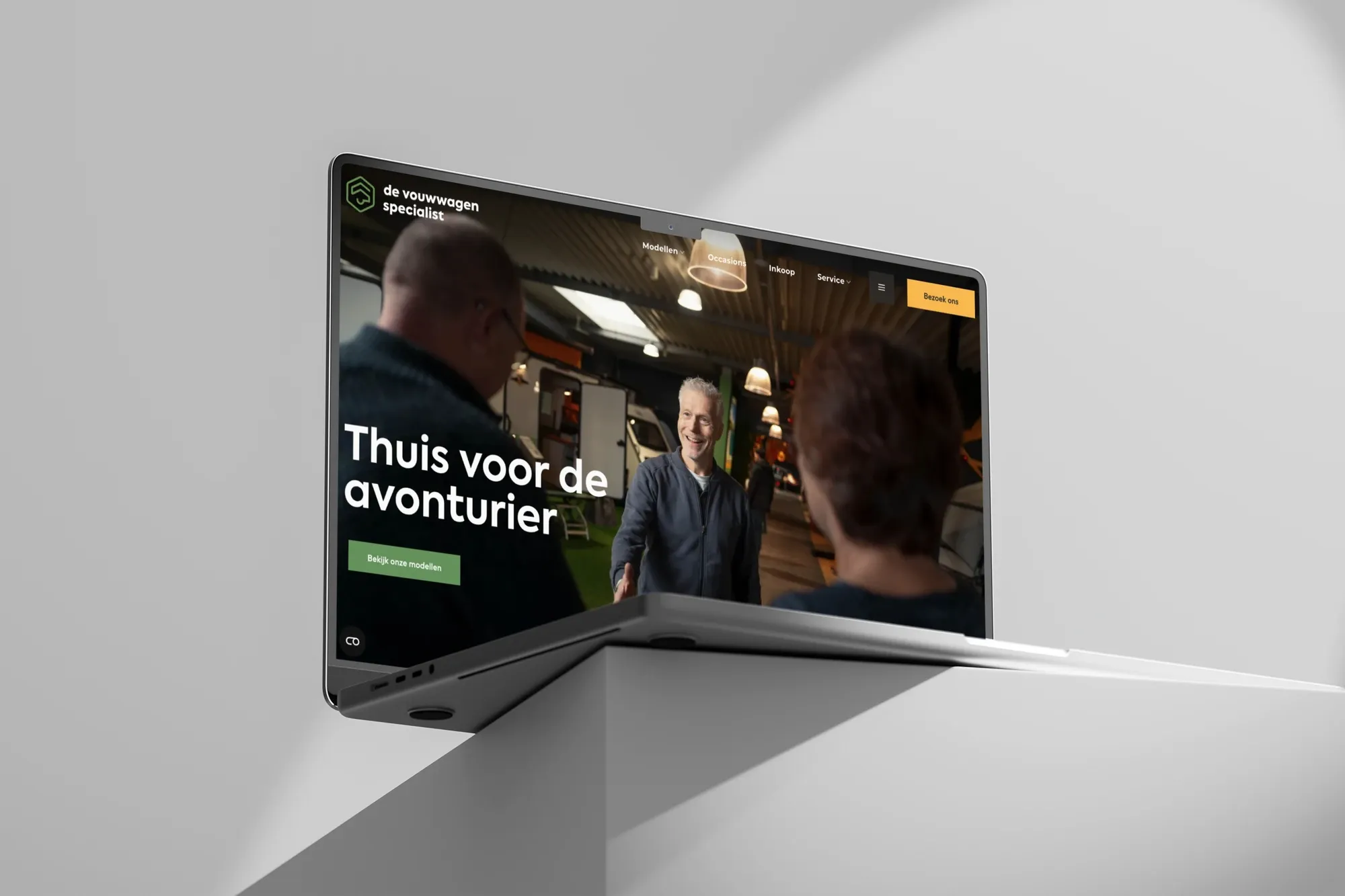 De homepage van devouwwagenspecialist.nl op een laptop