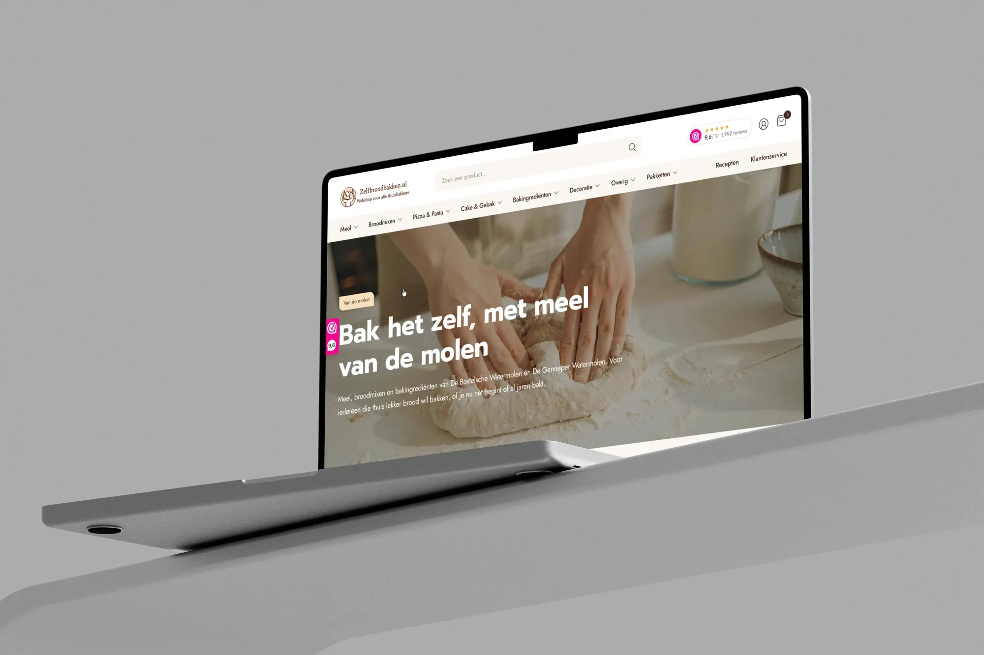 Laptop met de homepage van Zelf Brood Bakken: bak het zelf, met meel van de molen