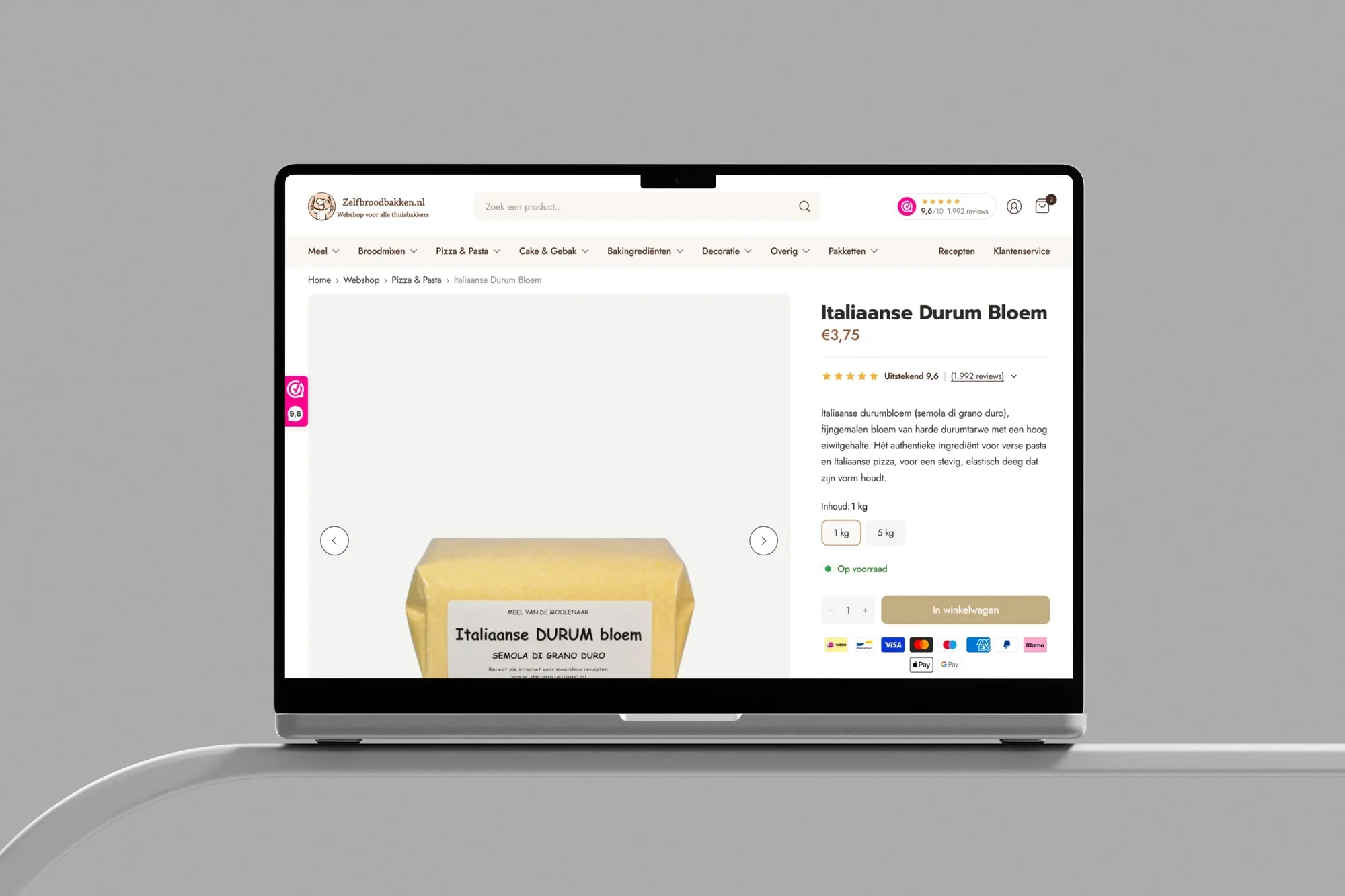 Laptop met de productpagina van Italiaanse durum bloem in de webshop Zelf Brood Bakken